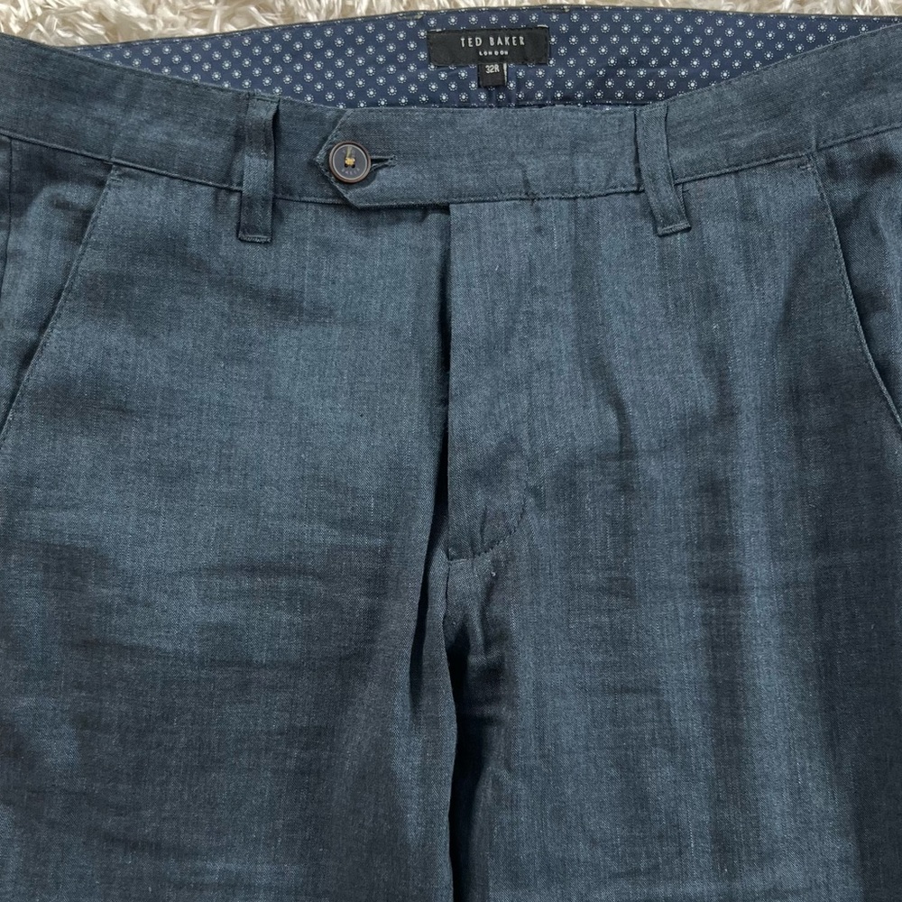 Tex Baker Mens slim fit pants like new. Size 32 R.
